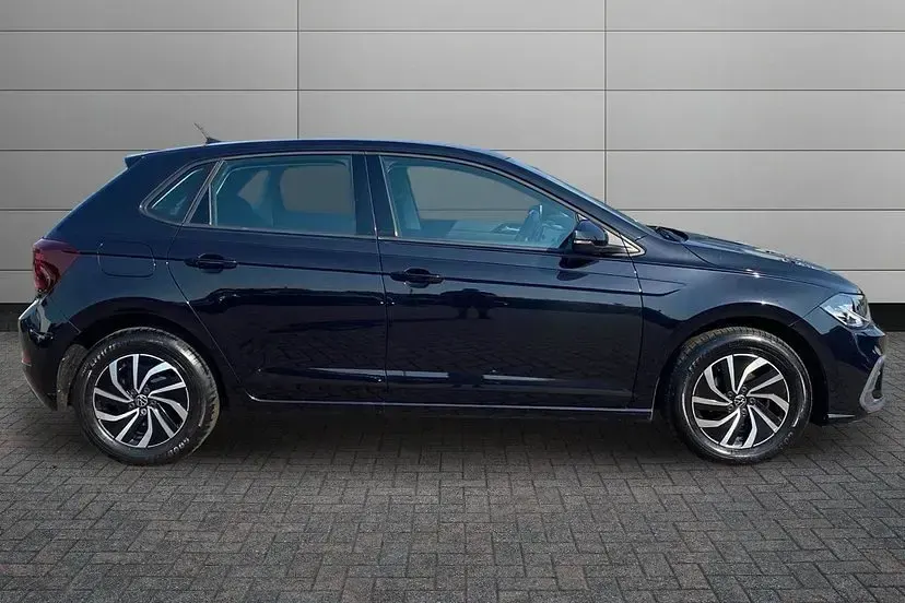 Used VW Polo Life 95 HP (69 kW) 2024 Black Hatchback