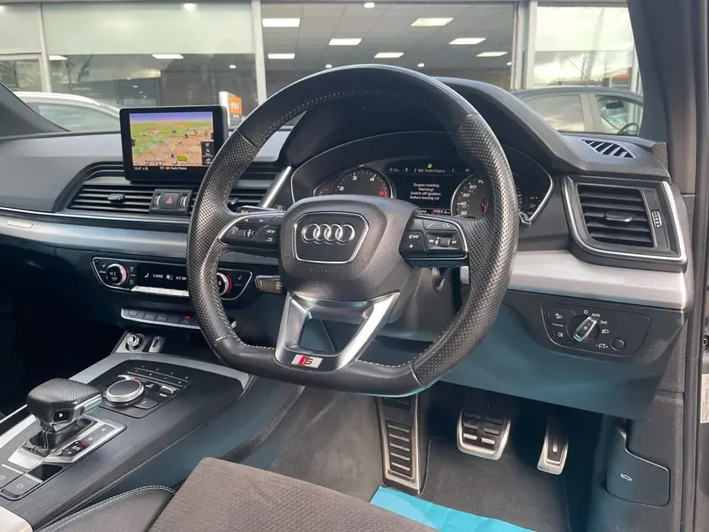 Używany Audi Q5 S-Line 190 KM (139 kW) 2019 Szary SUV