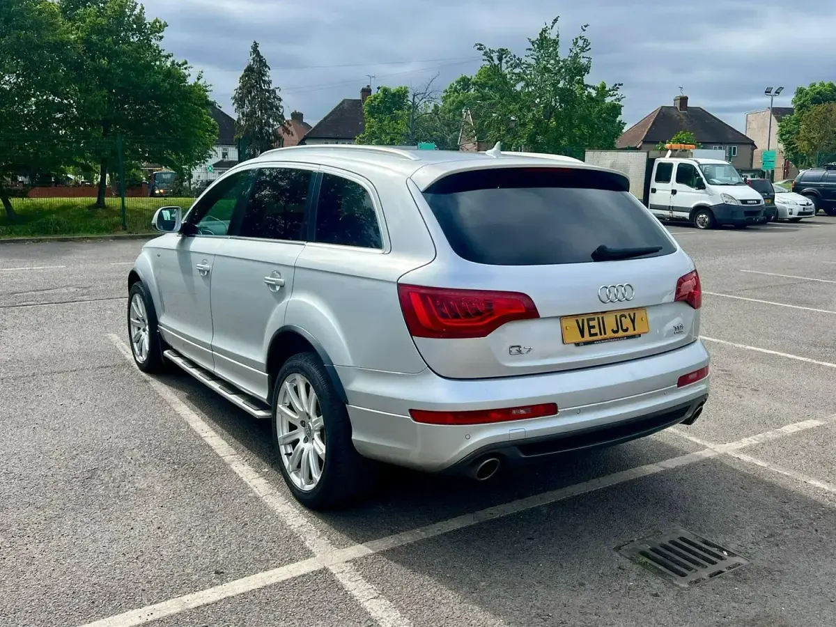 Usado Audi Q7 S-Line 245 HP (180 kW) 2011 Prateado SUV