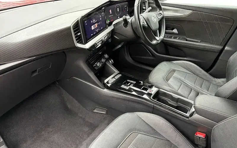 Used Vauxhall Mokka Edition 100 kW (136 HP) 2021 Red SUV