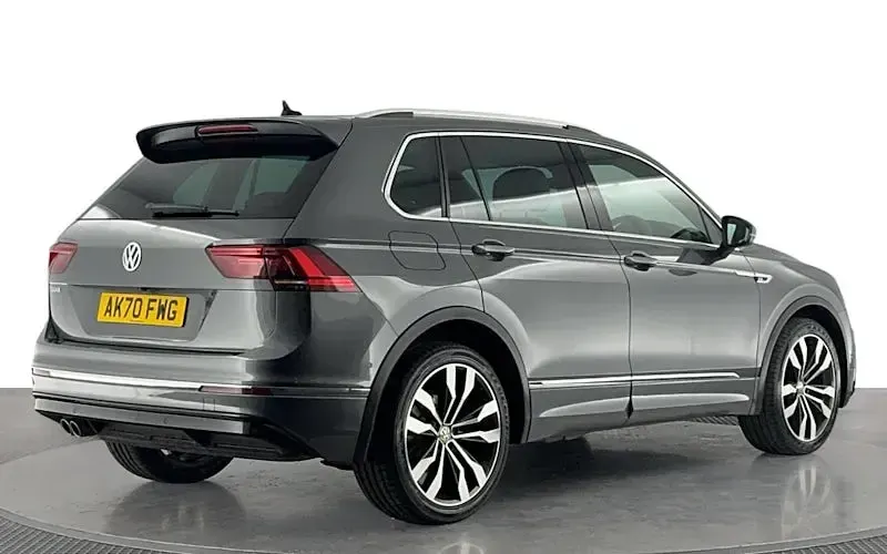 Używany VW Tiguan R-line 150 KM (110 kW) 2020 Szary SUV