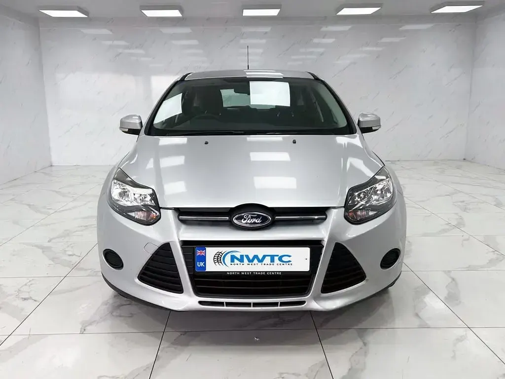 Used Ford Focus S 115 HP (84 kW) 2011 Silver Hatchback