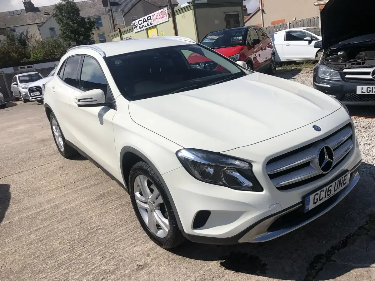 Used Mercedes GLA200 136 HP (100 kW) 2016 White SUV