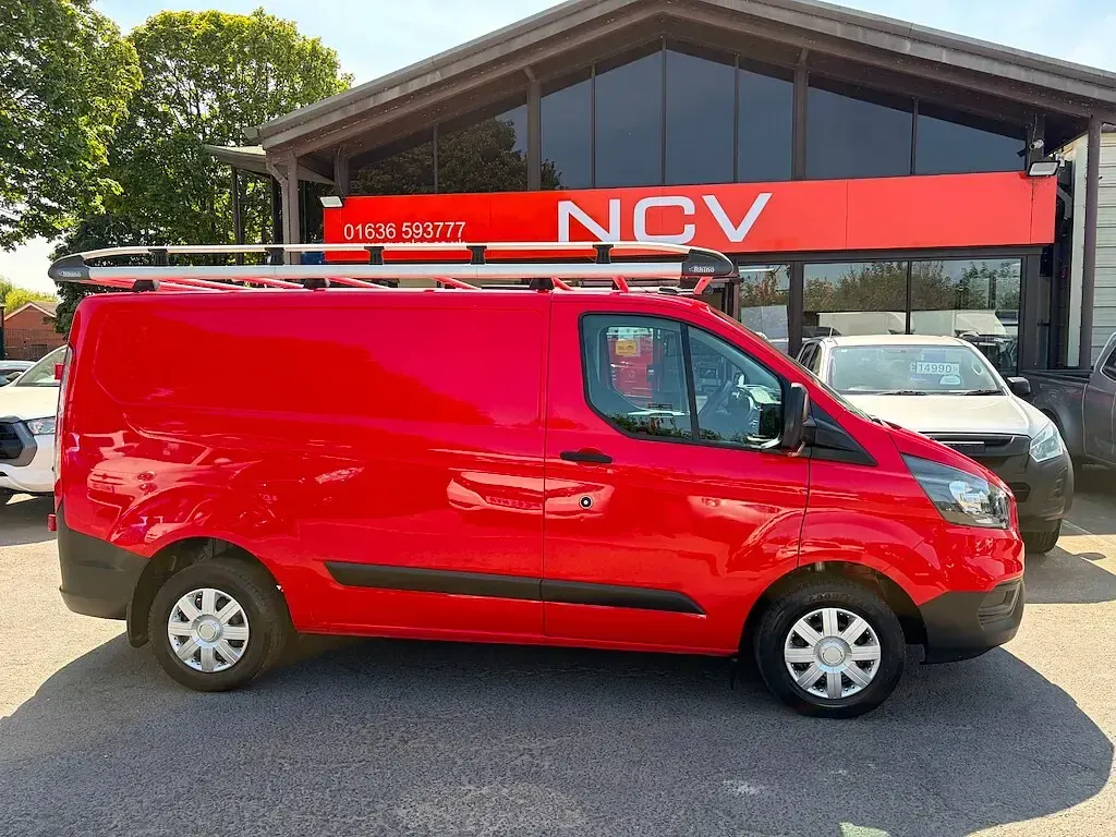 Used Ford Transit Custom 105 HP (77 kW) 2019 Red Van