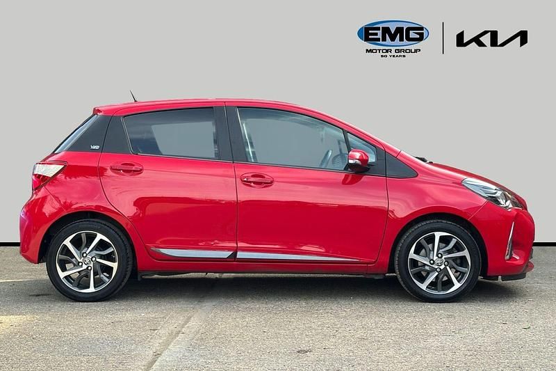 Used Toyota Yaris 111 HP (81 kW) 2020 Red Hatchback