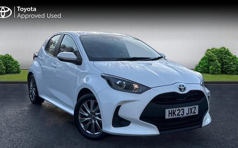 Used 2025 Toyota Yaris Hybrid Hatchback | £16,462 (Super price) - Image 1/4