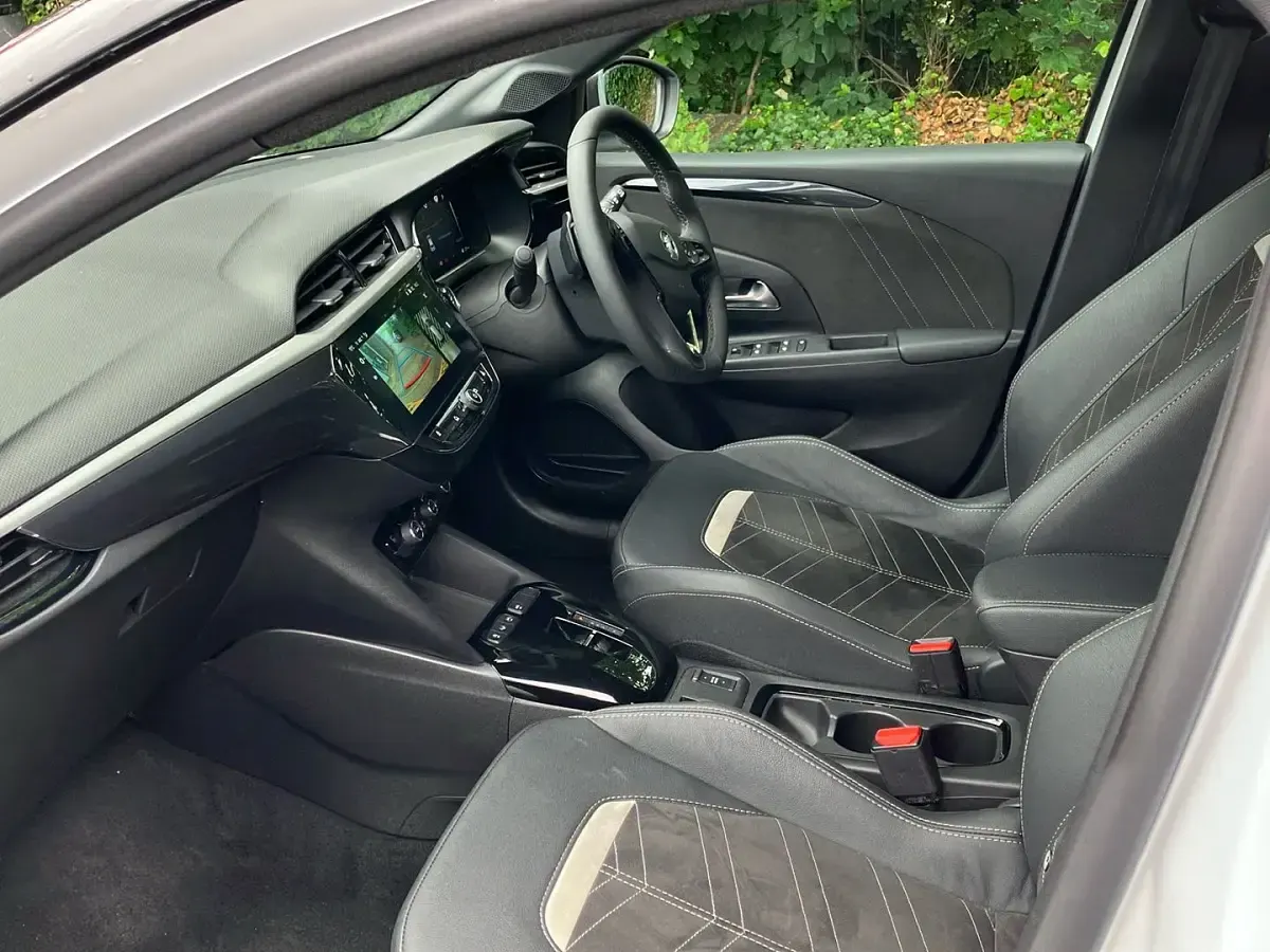 Used Vauxhall Corsa Ultimate 100 HP (73 kW) 2025 White Hatchback