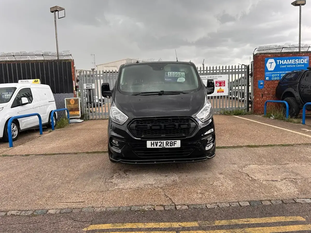 Used Ford Transit Custom Limited 130 HP (95 kW) 2021 Black Van