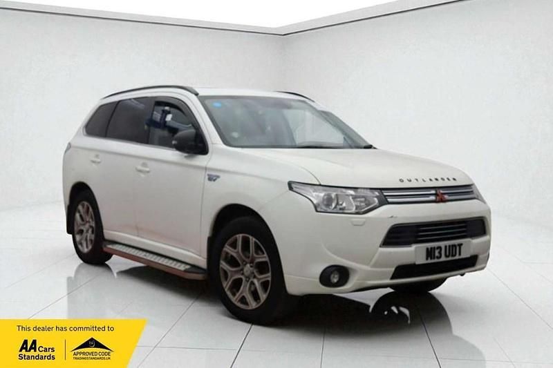 Used 2015 Mitsubishi Outlander P-HEV | £7,575 (Fair price) - Image 1/1