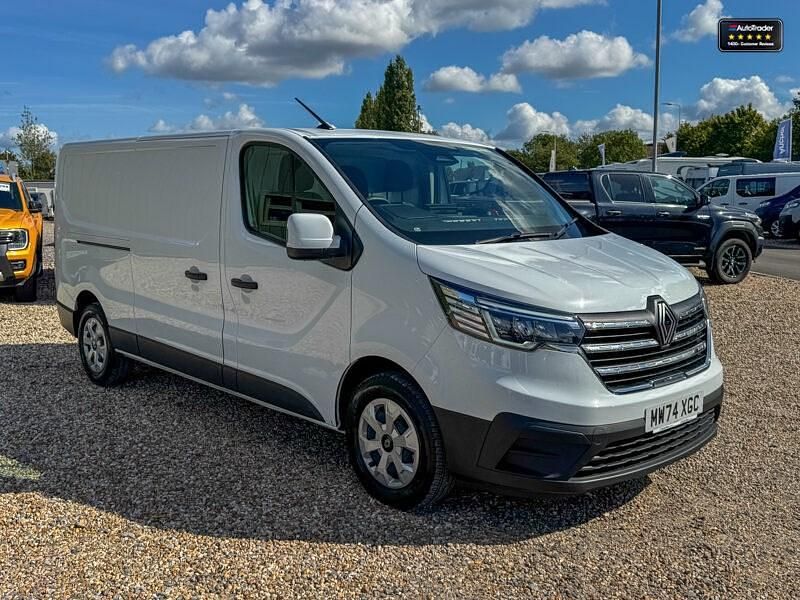 Used Renault Trafic 2025 White MPV