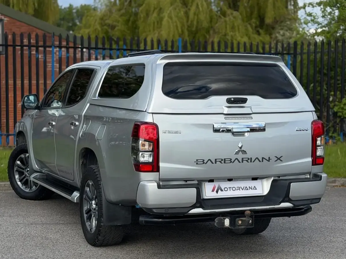 Usado Mitsubishi L200 150 HP (110 kW) 2020 Prateado Pickup