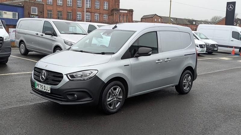 Begagnad Mercedes eCitan 89 kW (122 HK) 2025 Silver Van