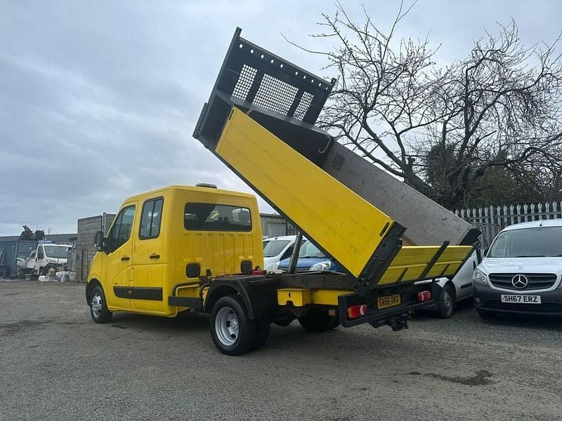 Used Vauxhall Movano 136 HP (100 kW) 2016 Yellow MPV