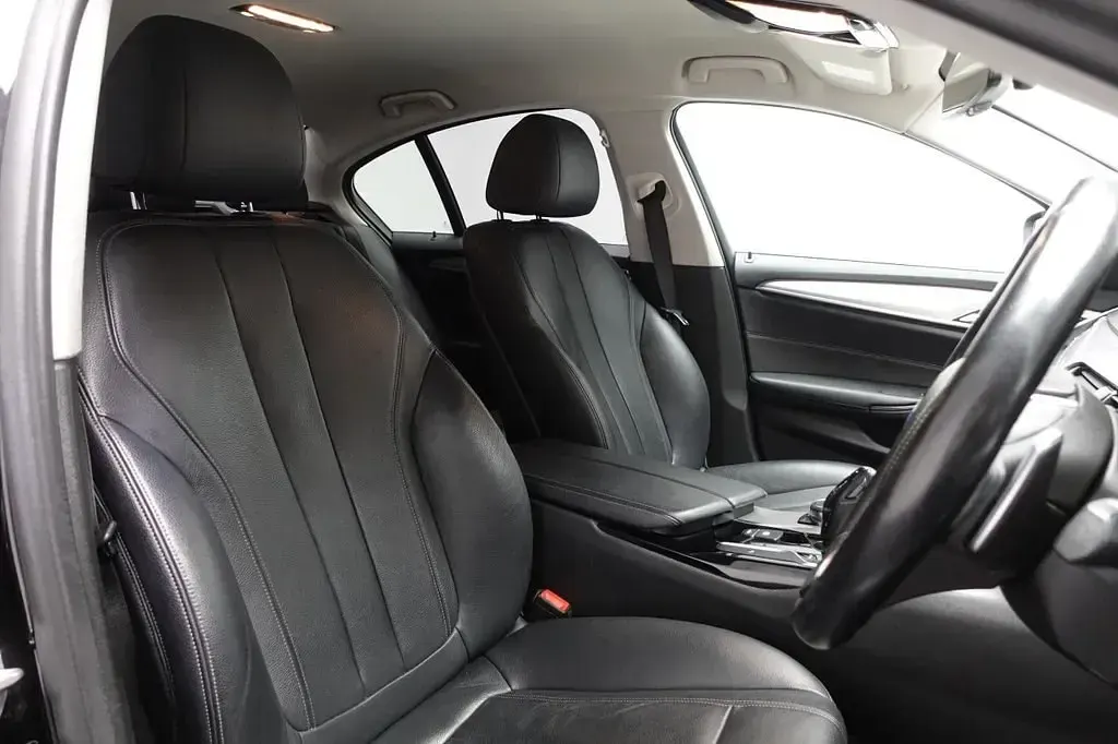 Gebraucht BMW 520 Basis 190 PS (139 kW) 2017 Schwarz Limousine