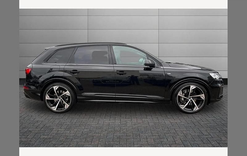 Used Audi Q7 Black Edition 340 HP (250 kW) 2022 Black SUV