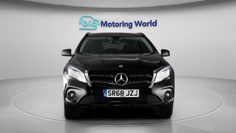 Used Mercedes GLA180 Urban 122 HP (89 kW) 2019 Black SUV