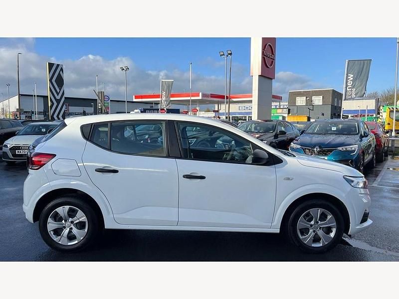 Used Dacia Sandero Essentiel 2023 White Hatchback