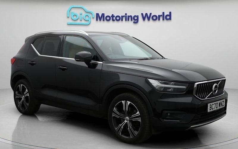 Used 2021 Volvo XC40 Inscription SUV | £19,400 (Good price) - Image 1/4