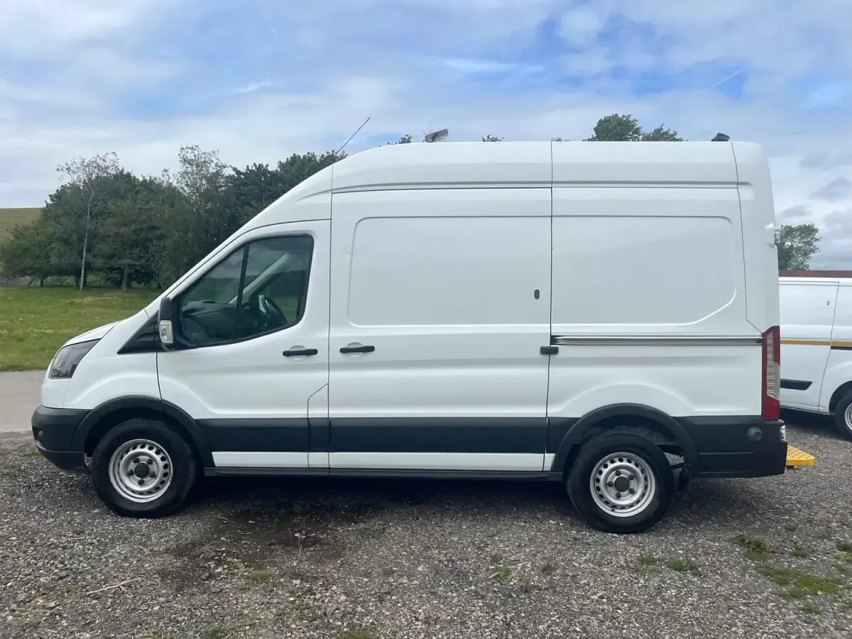 Used Ford Transit 130 HP (95 kW) 2018 White Van
