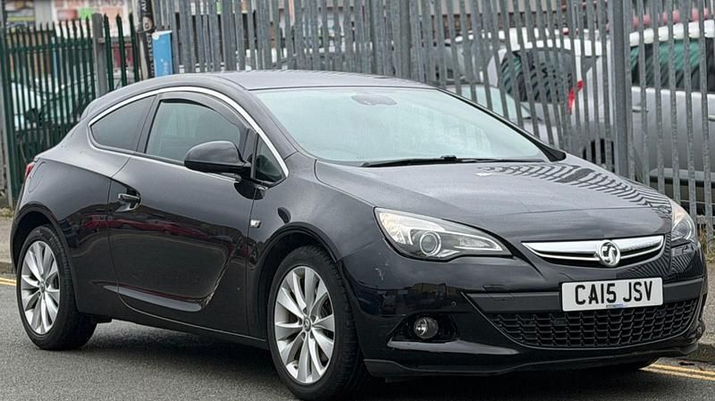 Second-hand Vauxhall Astra GTC SRi 165 CP (121 kW) 2015 Negru Hatchback