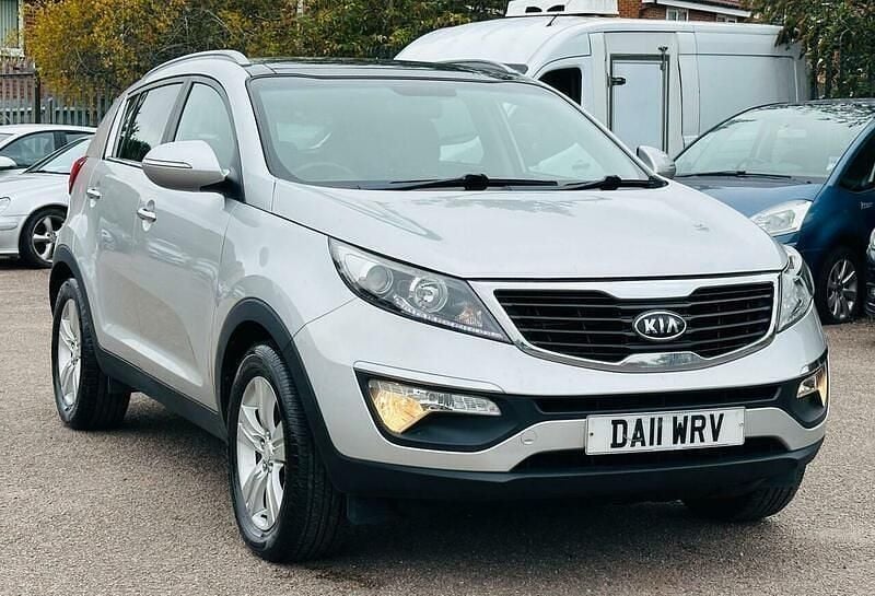 Silver Used 2011 Kia Sportage 2 SUV | £3,990 (Fair price) - Image 1/4
