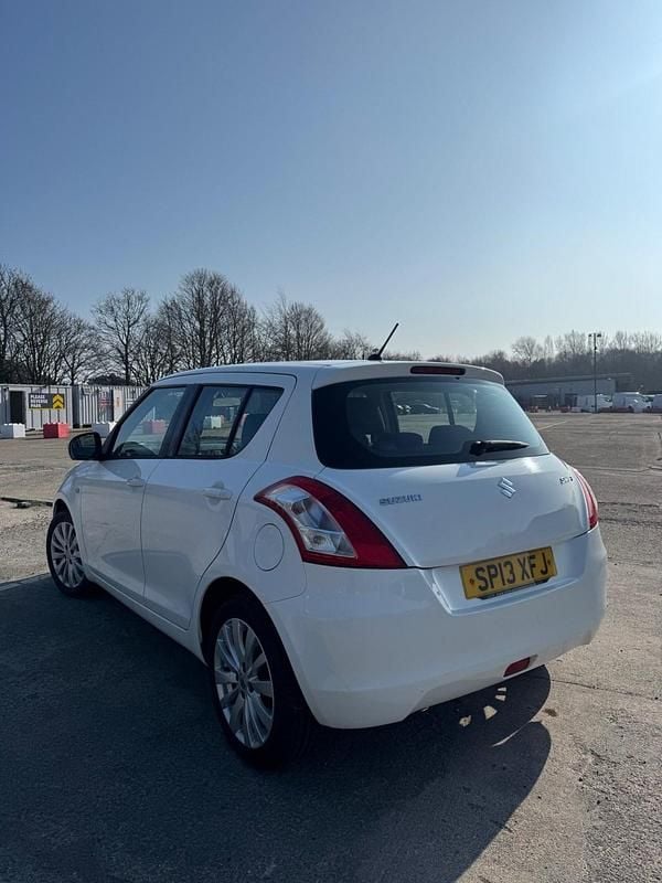 Used Suzuki Swift SZ3 94 HP (69 kW) 2013 White Hatchback