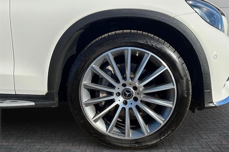 Used Mercedes GLC220 AMG line 170 HP (125 kW) 2018 White Estate