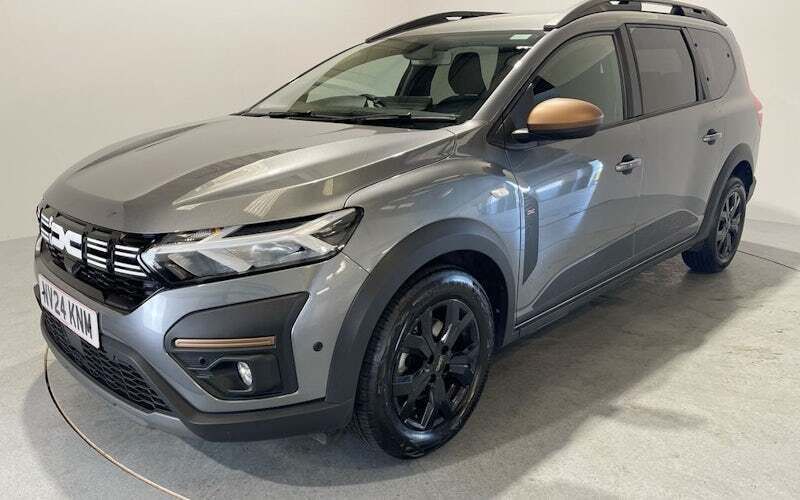 Used 2024 Dacia Jogger Extreme Estate | £17,499 (Fair price) - Image 1/4