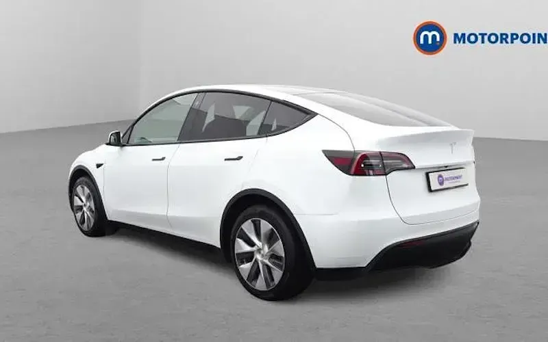 Used Tesla Model Y Standard Range 219 kW (299 HP) 2024 White SUV