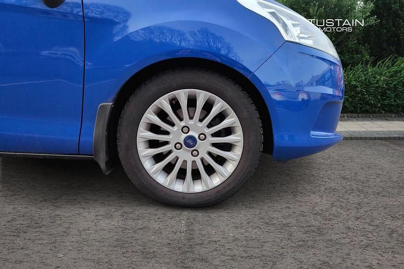 Used Ford B-MAX Titanium 120 HP (88 kW) 2013 Blue MPV