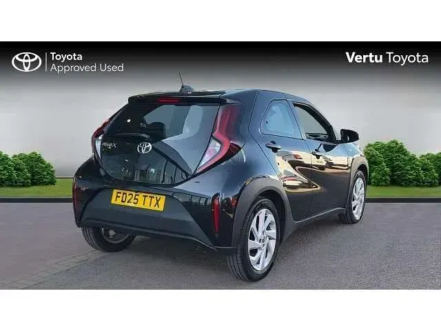 Używany Toyota Aygo X PURE 72 KM (52 kW) 2025 SUV