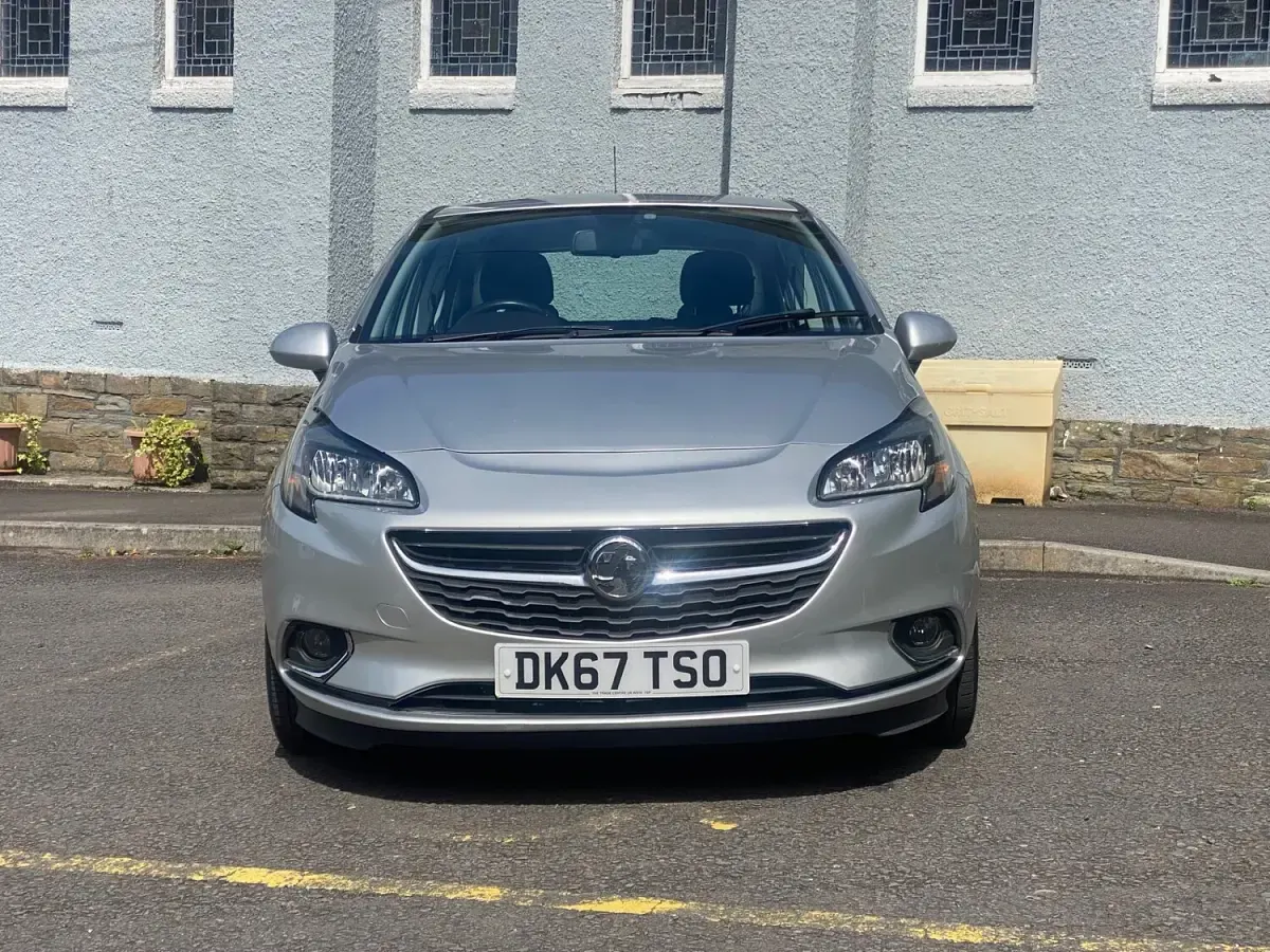 Used Vauxhall Corsa SRi 95 HP (69 kW) 2017 Silver Hatchback