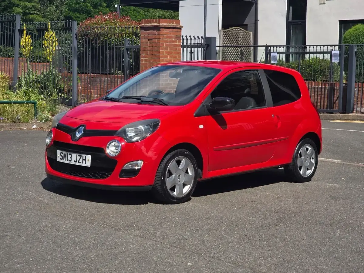 Used Renault Twingo Dynamique 75 HP (55 kW) 2013 Red Hatchback