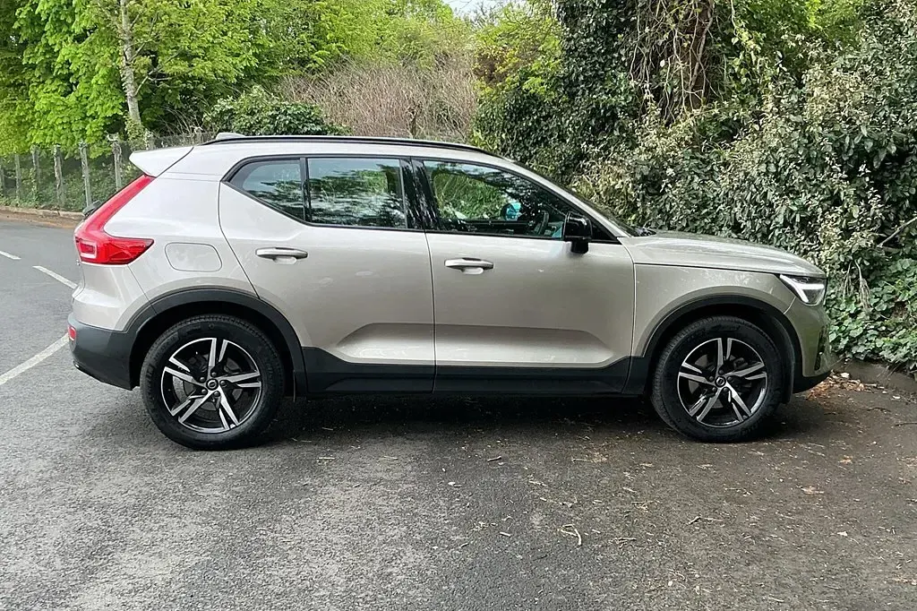 Usado Volvo XC40 Plus 2022 Dorado SUV