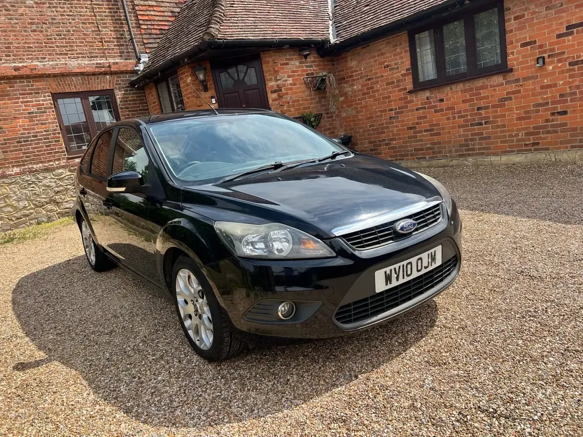 Used Ford Focus Zetec 98 HP (72 kW) 2010 Black Hatchback