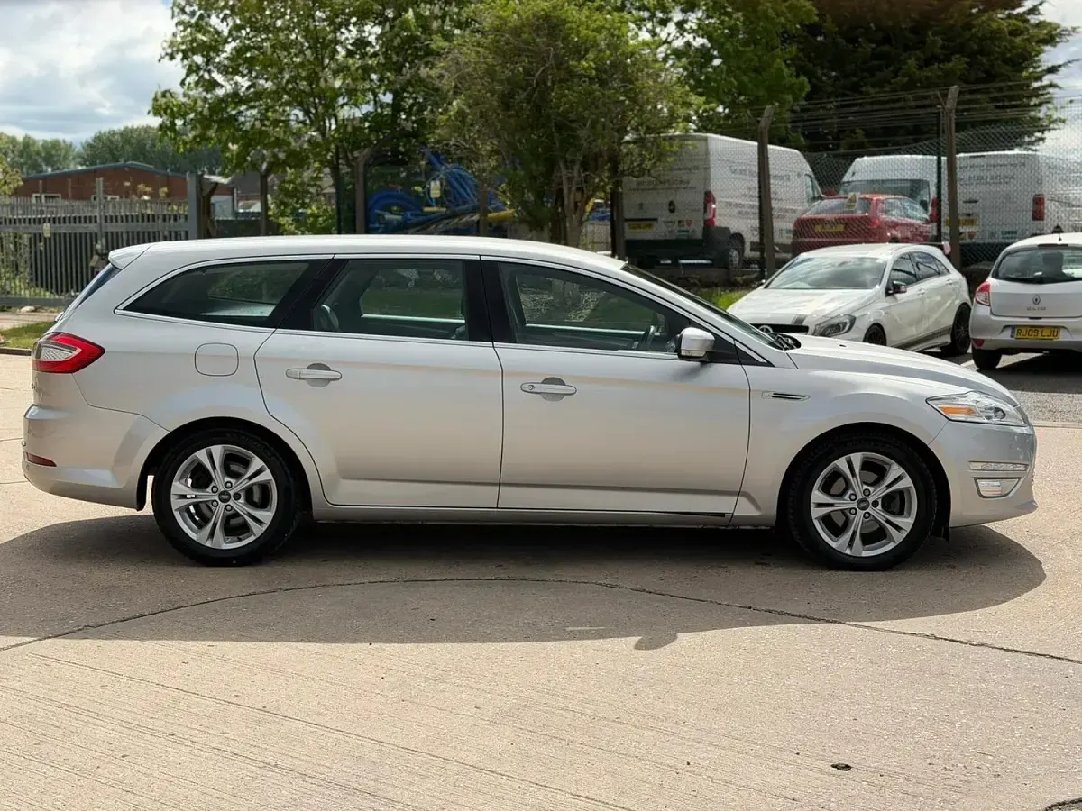 Used Ford Mondeo Titanium X 115 HP (84 kW) 2012 Silver Estate