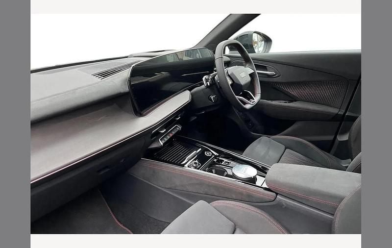 Used Audi Q3 Advanced 265 HP (194 kW) 2025 Blue SUV