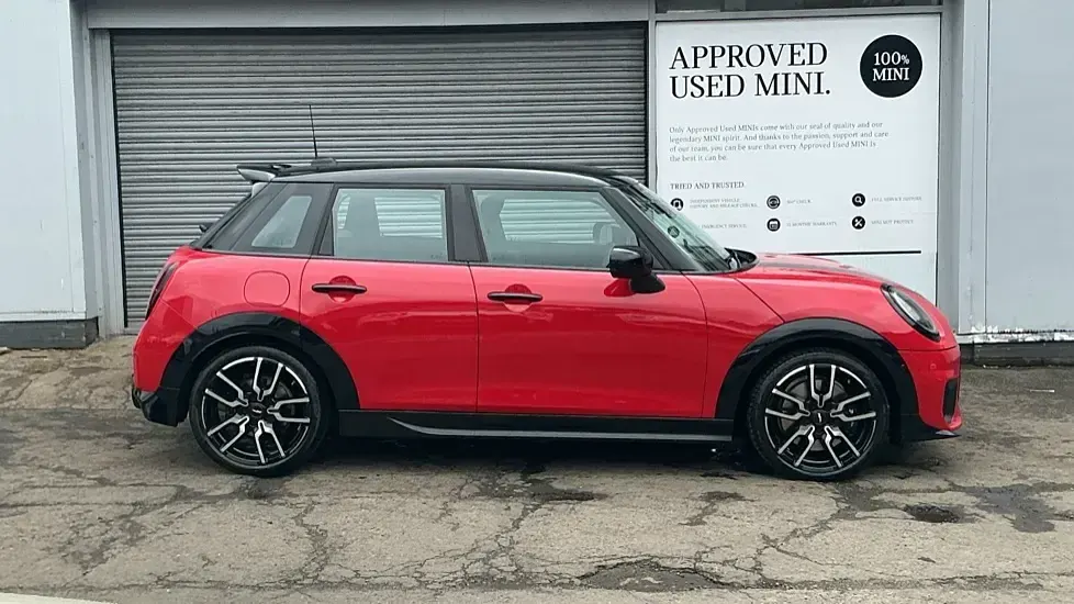 Used Mini Cooper S Hatch 201 HP (147 kW) 2024 Red Hatchback