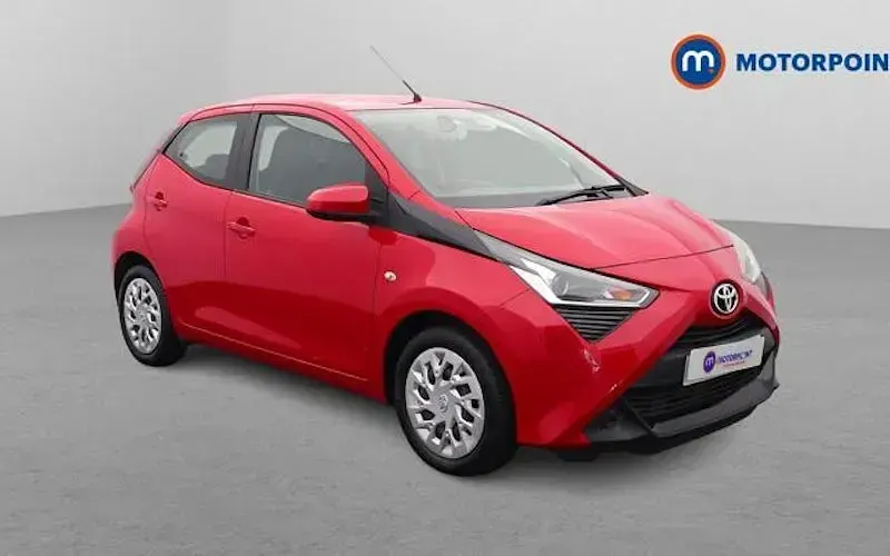 Used Toyota Aygo X-play 72 HP (52 kW) 2020 Hatchback