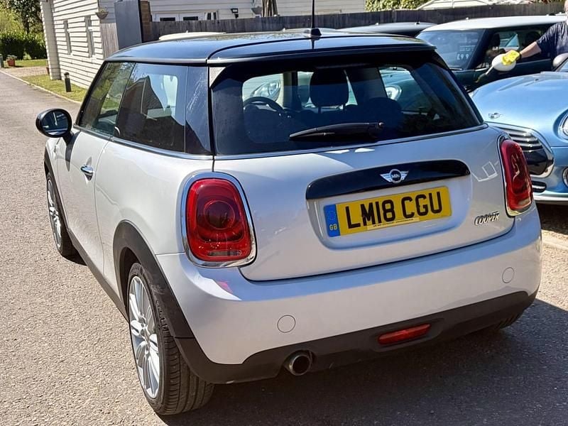 Usado Mini Cooper Hatch 136 HP (100 kW) 2018 Prateado Citadino