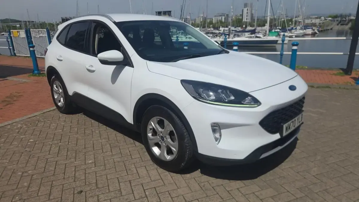 Usado Ford Kuga Zetec 120 CV (88 kW) 2021 Blanco SUV