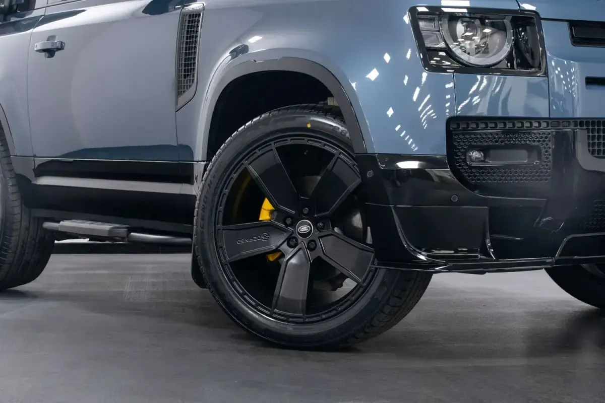 Usado Land Rover Defender SE Dynamic 2022 Azul SUV