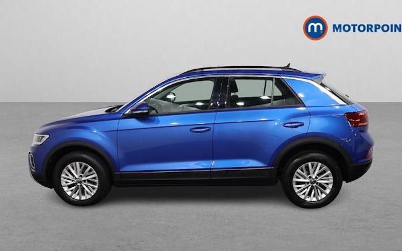 Used VW T-Roc Life 110 HP (80 kW) 2023 Blue SUV