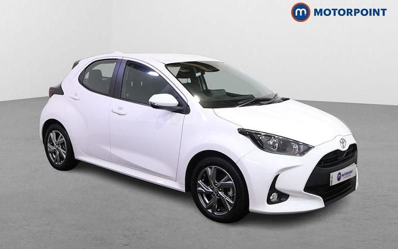 Used 2025 Toyota Yaris Hybrid Hatchback | £18,399 (Good price) - Image 1/4
