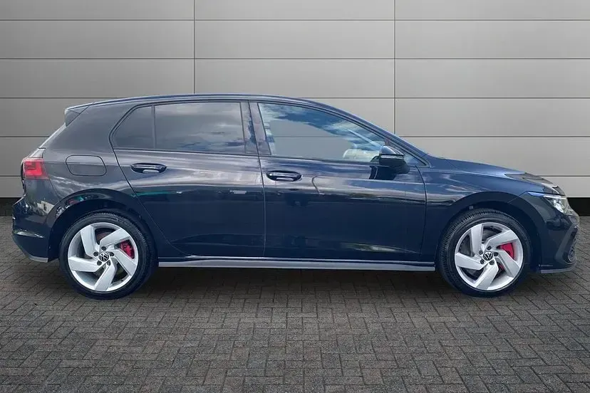Used VW Golf VIII GTE 245 HP (180 kW) 2024 Deep black Hatchback