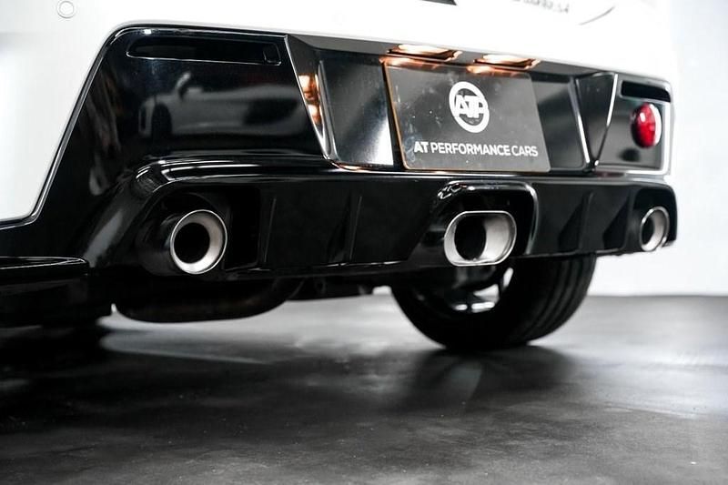 Used Toyota Corolla 304 HP (223 kW) 2023 White Hatchback