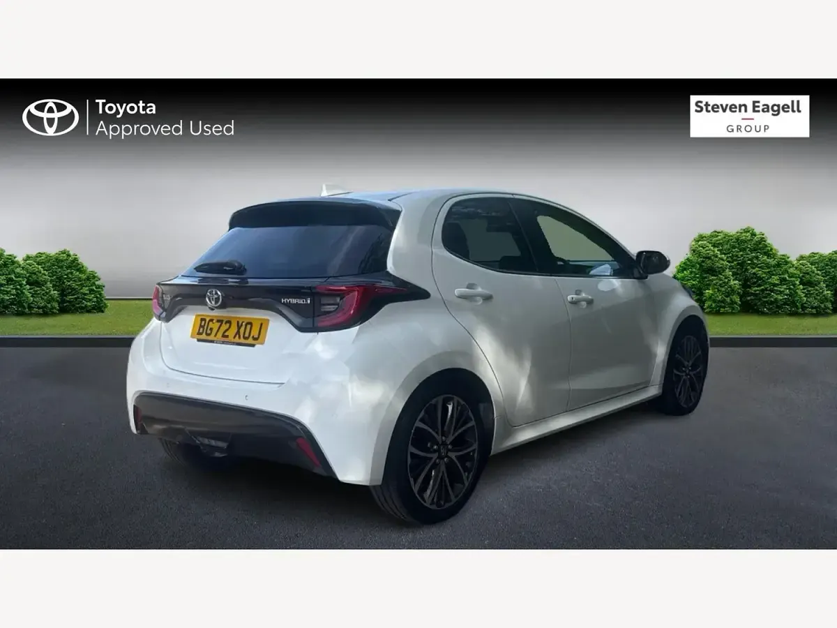 Used Toyota Yaris Hybrid 2022 White Hatchback