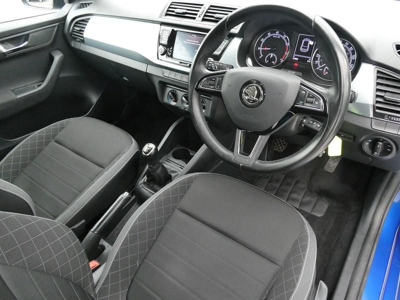 Used Skoda Fabia Colour Edition 75 HP (55 kW) 2018 Blue Hatchback