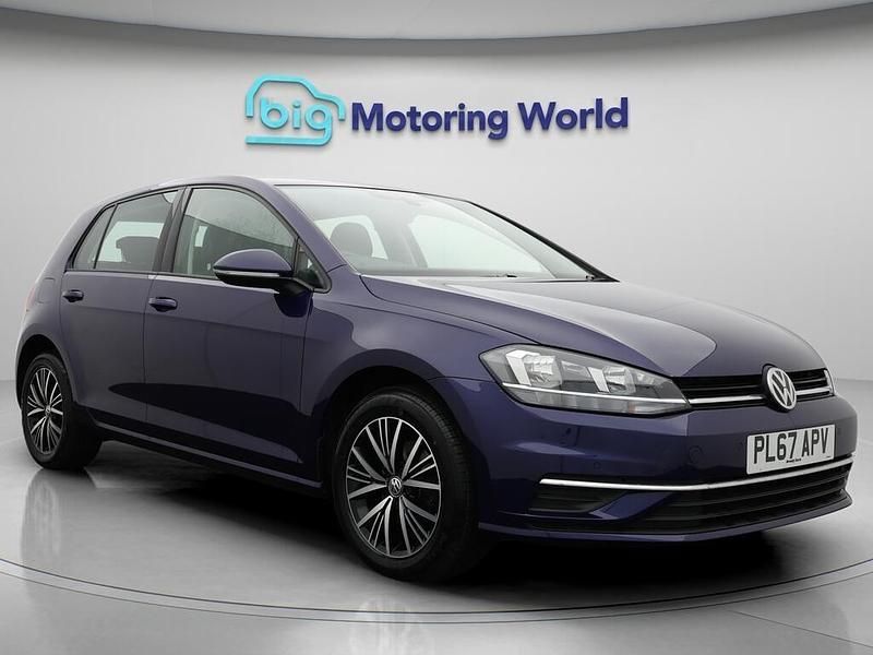 Blue Used 2018 VW Golf VII SE Hatchback | £9,900 (Fair price) - Image 1/4