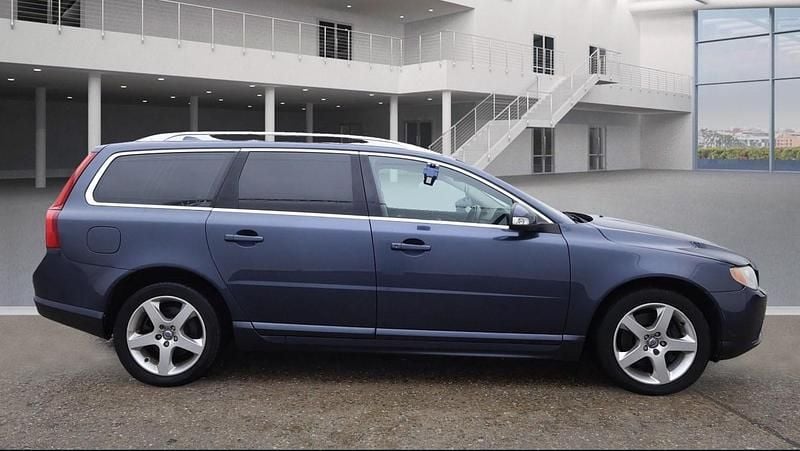Usado Volvo V70 SE Lux 2008 Azul Carrinha